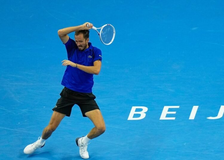 Daniil Medvedev triunfa en Shanghái tras su polémica descalificación en China
