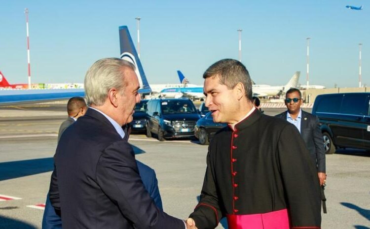 Abinader anuncia que invitará formalmente al papa León XIV a visitar la República Dominicana