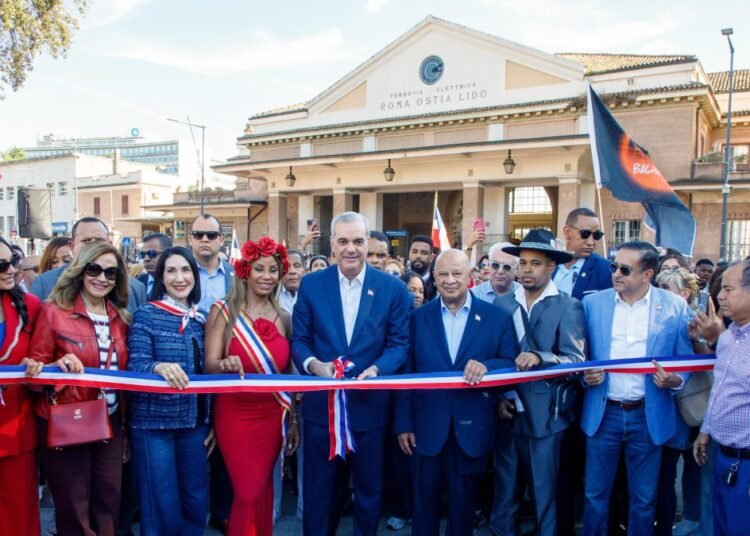 Luis Abinader inaugura la Parada Dominicana en Roma y elogia el impacto de la diáspora