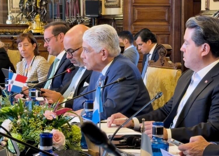 Eduardo Estrella resalta inversión en infraestructuras para potenciar comercio y turismo en República Dominicana