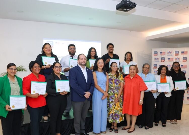 ICDA y Embajada de EE. UU. potencian la enseñanza del inglés en RD