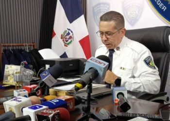Detienen a un menor y buscan a tres implicados por el asesinato de un taxista en Santo Domingo Este