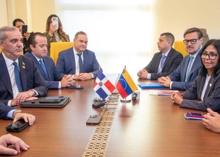 Abinader y Delcy Rodríguez pactan avances en energía, turismo y relaciones consulares en Roma