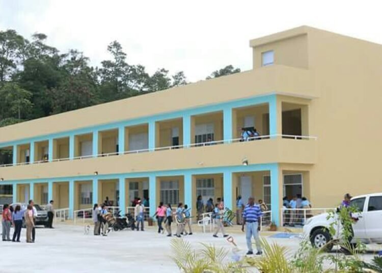 ADP ordena a profesores de Bonao quedarse en casa por huelga de 48 horas
