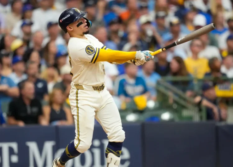 Cerveceros vencen a los Dodgers y toman ventaja en la NLCS