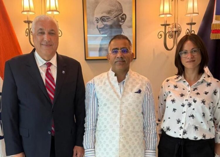 Rector de Unapec recibe prestigioso premio internacional en la India por su trayectoria