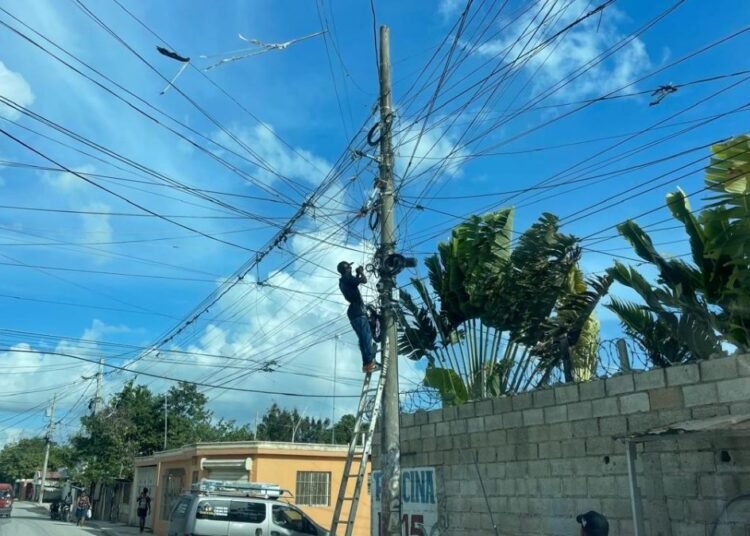 Prisión preventiva para hombre sorprendido robando electricidad en La Romana