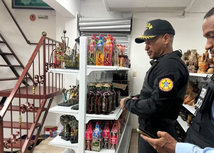 Golpe histórico al comercio ilícito con millonario decomiso de mercancía ilegal en Higüey