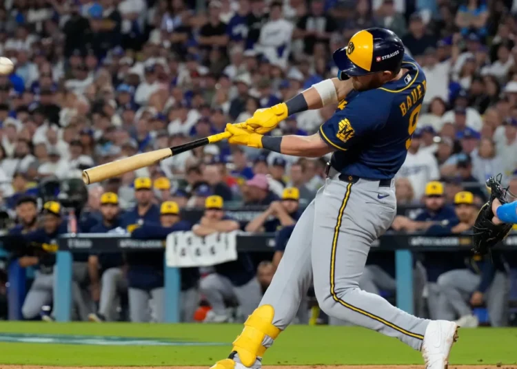 Cerveceros aplastan a los Dodgers y quedan a un paso de la Serie Mundial