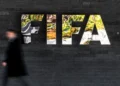 Gianni Infantino se disculpa en una tensa reunión de la FIFA pero sigue resistiendo a las críticas europeas
