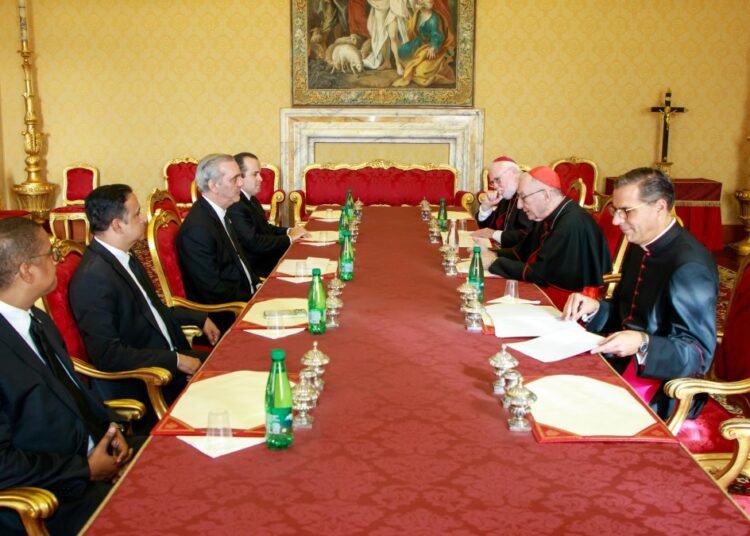 Abinader aborda con el Vaticano la crisis de Haití y la guerra en Irán
