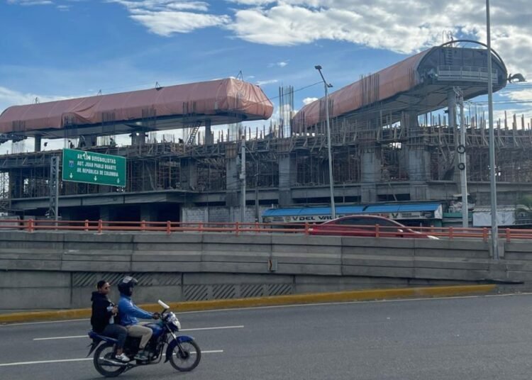 Avanza la Línea 3 del Teleférico en Santo Domingo Oeste para transformar la movilidad urbana