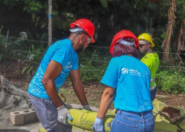 Tres familias de San Cristóbal transforman su calidad de vida al dejar atrás los pisos de tierra