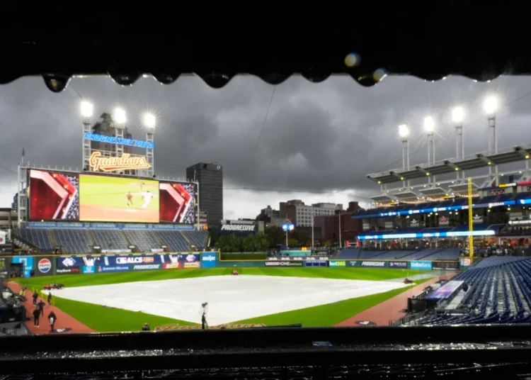 Lluvia pospone el cuarto juego de la Serie de Campeonato de la Liga Americana entre Rays y Guardians