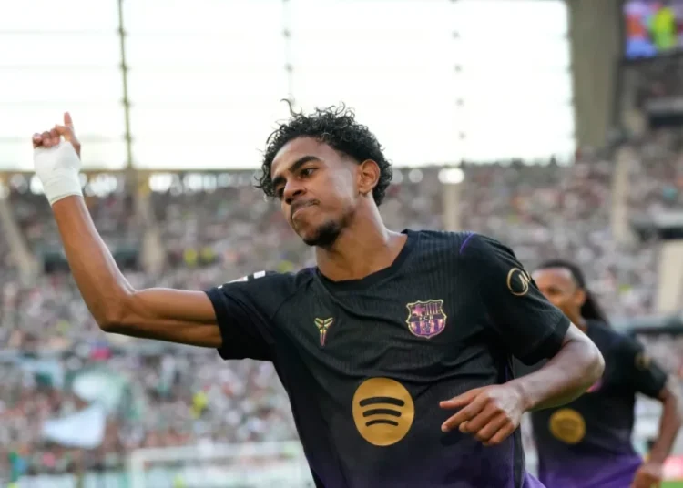 Lamine Yamal brilla con golazo en la aplastante victoria del Barcelona 5-2 ante el Real Betis