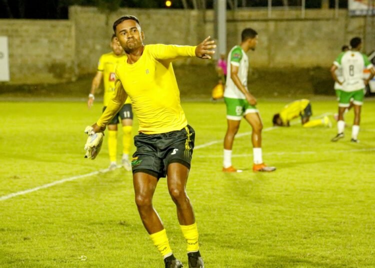 Golazo agónico de José Jáquez le da la victoria a Moca FC sobre Jarabacoa en la LDF