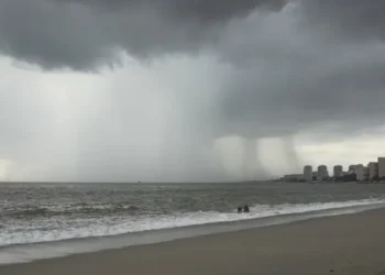 Huracán Trudy se fortalece a categoría 2 en el Pacífico y amenaza las costas mexicanas con lluvias extremas