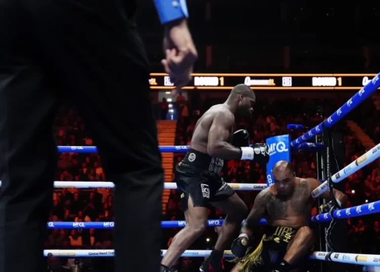 Daniel Dubois noquea a Fabio Wardley en el segundo asalto y retiene el título mundial de peso pesado