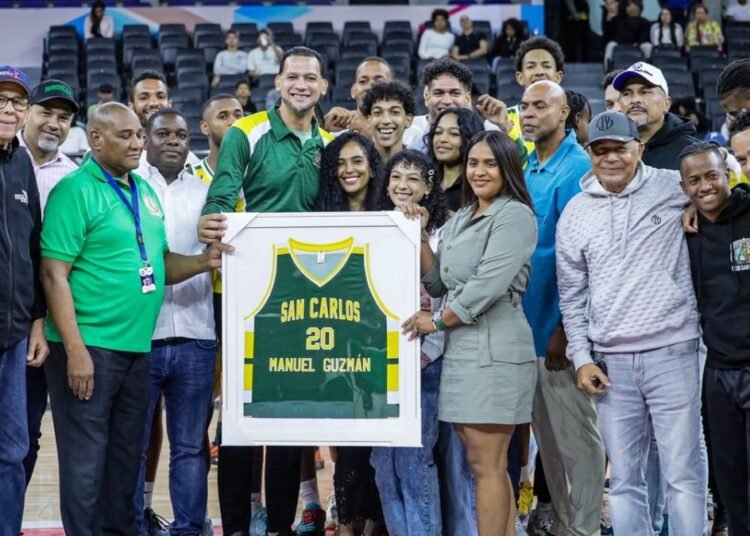 San Carlos despide la serie regular del TBS Distrito 2026 con victoria ante Huellas y homenaje a Manuel Guzmán