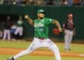 Las Estrellas continúan invictas tras derrotar a los Leones en el béisbol invernal