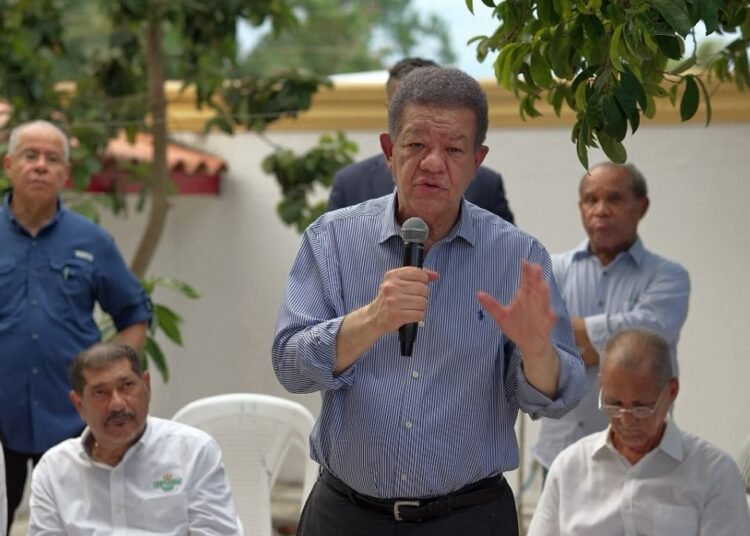 Leonel Fernandez exige unidad nacional para defender la produccion de arroz ante el DR-CAFTA