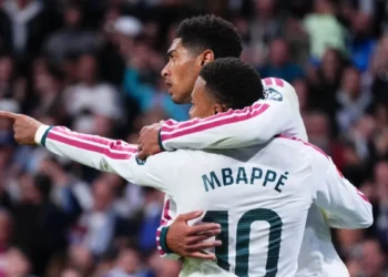 Kylian Mbappé brilla y guía al Real Madrid a una contundente goleada 4-1 sobre el Sevilla en La Liga