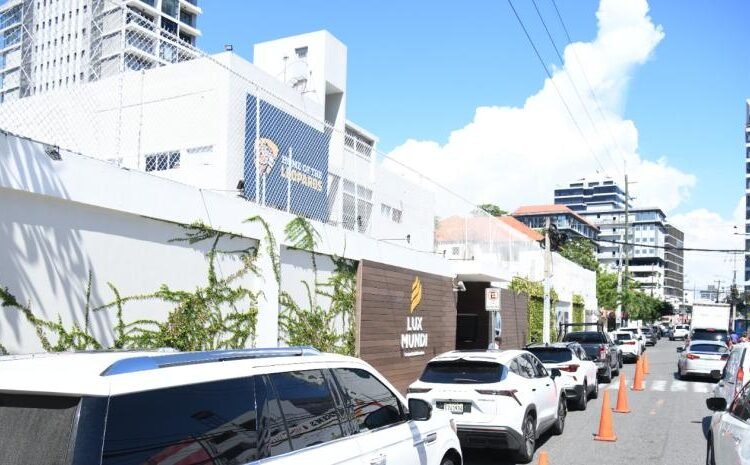 Colegios del Distrito Nacional implementan estrategias para reducir tapones en horas de salida