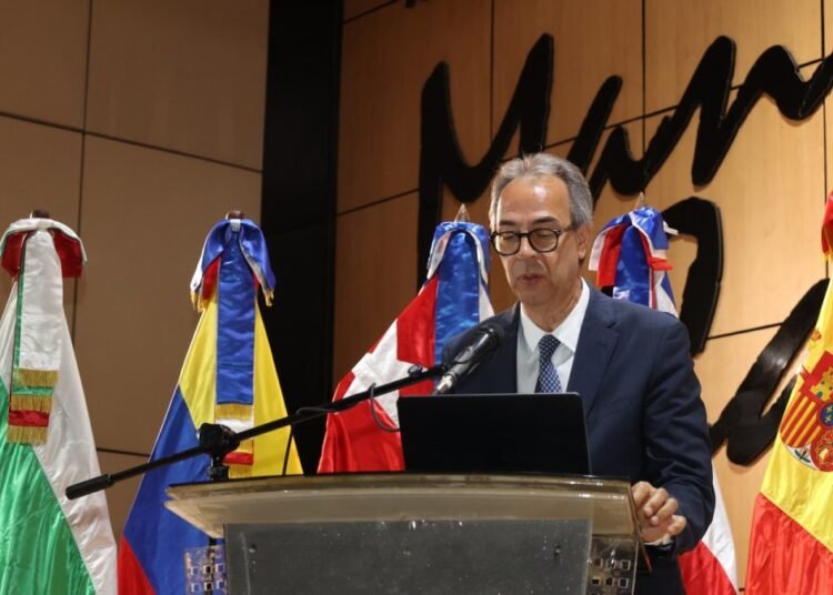 Poetas de todo el mundo se reúnen en la XV Semana Internacional de la Poesía en la UASD
