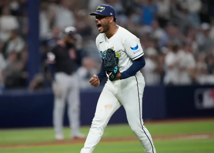 Freddy Peralta brilla de forma dominante y es elegido Jugador Más Valioso de la Serie de Campeonato
