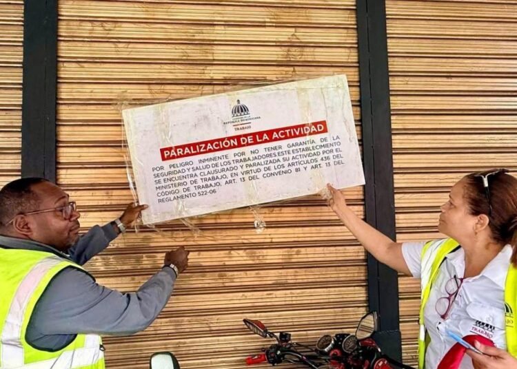 Sancionan 101 tiendas de inversionistas chinos por graves violaciones laborales