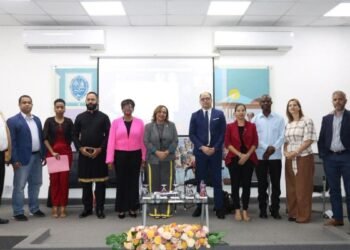 Impacto de ChatGPT en la educación superior genera debate entre expertos universitarios