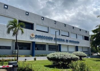 Migracion retira mas de 56 mil impedimentos de salida por solicitud de la Procuraduria