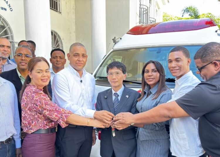 Gobierno de Japón dona ambulancia a la alcaldía de San Pedro de Macorís
