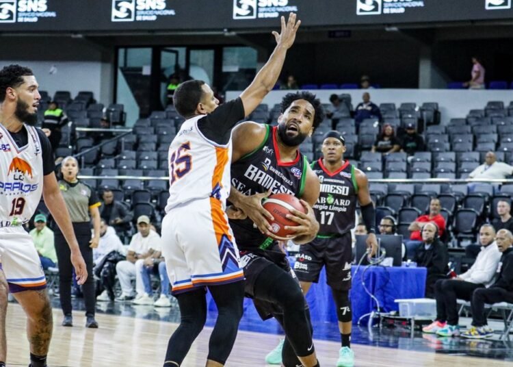 Bameso vence a Los Prados liderado por un tremendo doble-doble de Juan Guerrero
