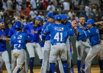Licey blanquea a los Toros con histórico partido sin hit ni carrera
