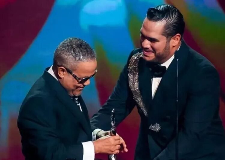 Héctor Acosta rinde tributo a Juan Carlos Pichardo y lo define como un fenómeno de la comedia