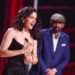 Rosalía se emociona hasta las lágrimas al recibir prestigioso premio de manos de Juan Luis Guerra