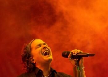 Carlos Vives revoluciona la música y apuesta por el regreso del vinilo y el casete