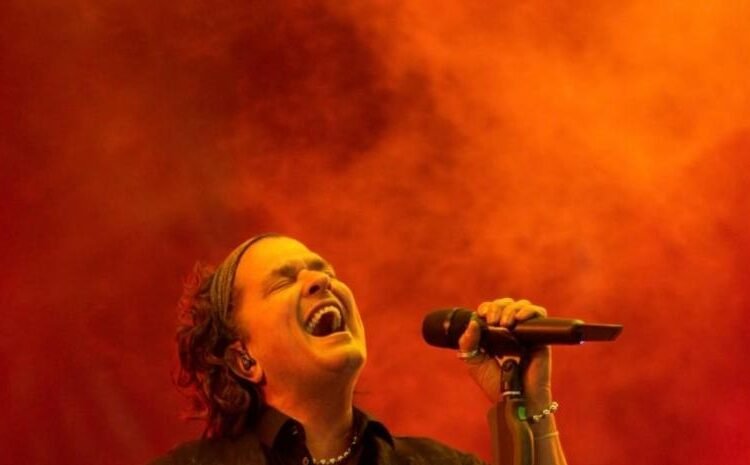 Carlos Vives revoluciona la música y apuesta por el regreso del vinilo y el casete