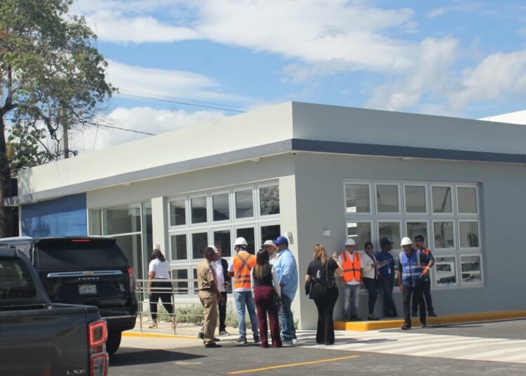 Inauguran moderno edificio de oficinas gubernamentales en Bonao tras inversión millonaria