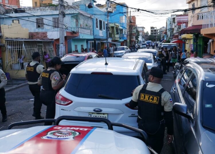Operativo antidrogas en el Distrito Nacional deja 11 detenidos y casi ocho kilos de narcóticos