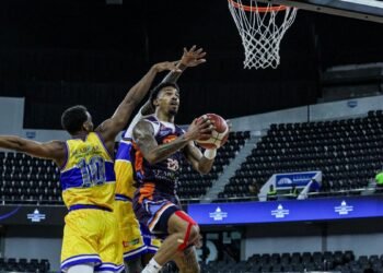 Los Prados asaltan la cima del baloncesto distrital tras vencer al Mauricio Báez