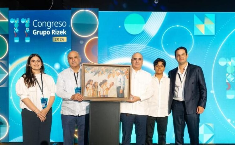 Grupo Rizek celebra congreso sobre inteligencia artificial y el valor del criterio humano