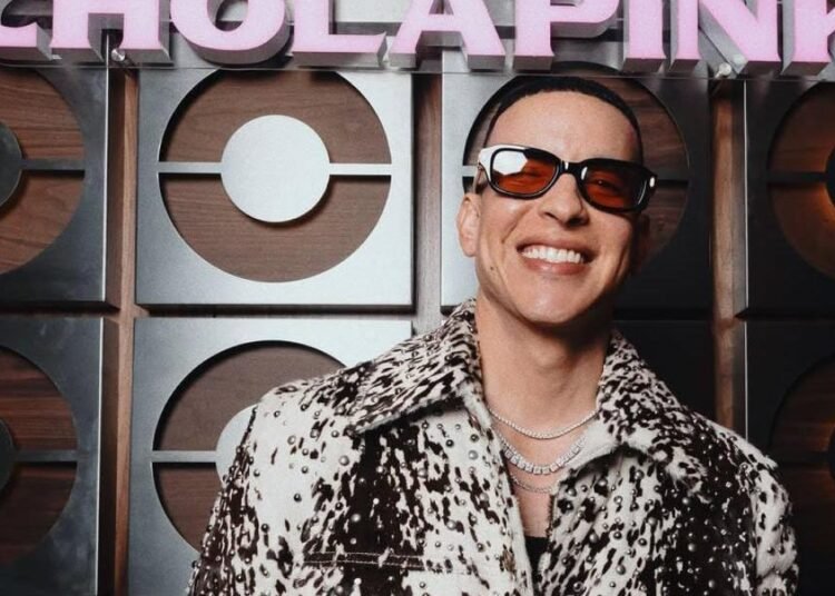 Daddy Yankee sorprende al abrir Cholapink su nuevo restaurante de comida peruana en Nueva York