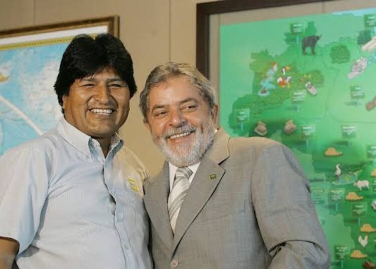 Evo Morales elogia la humildad de Lula da Silva en plena jornada electoral en Brasil