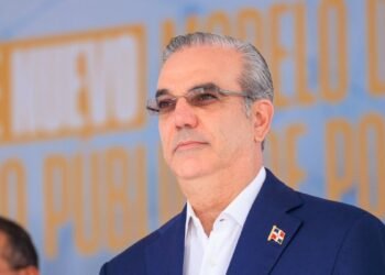 Luis Abinader ordena blindar la frontera con Haití con dos batallones y artillería pesada