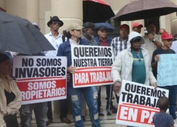 Familias denuncian violento desalojo en Villa Sonador y exigen justicia
