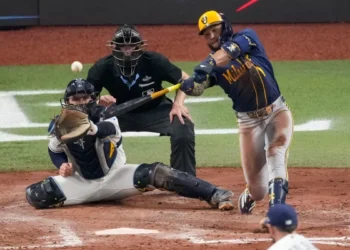 Los Cerveceros aplastan a los Rays y rozan su primer título de la Serie Mundial