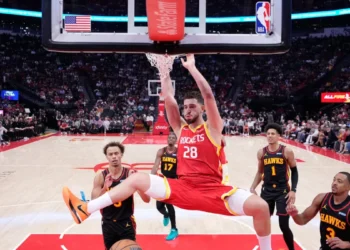 Rockets continúan invictos tras vencer a los Hawks con brillante actuación de Alperen Sengun