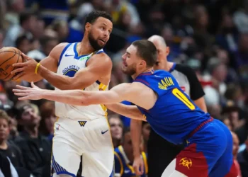 Yaxel Lendeborg brilla con 31 puntos y guía a los Warriors a su primera victoria ante los Nuggets